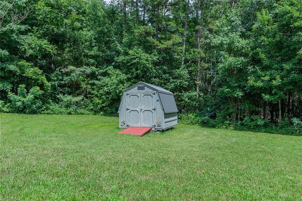 317 Jarrett Road Thomasville, NC 27360 - Photo 32 of 35 Gallery Image 32