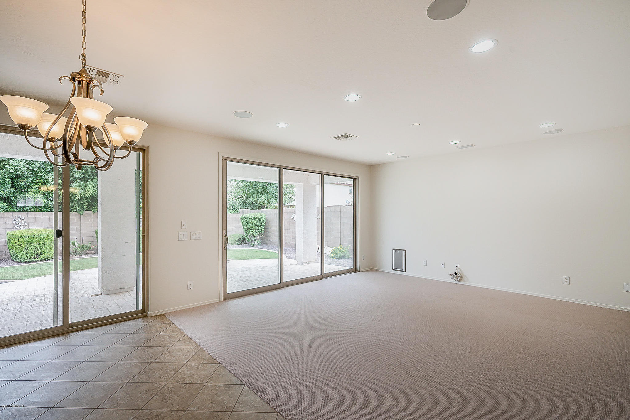 3322 East Roland Street Mesa, AZ 85213 - Photo 13 of 37 Wall of Windows