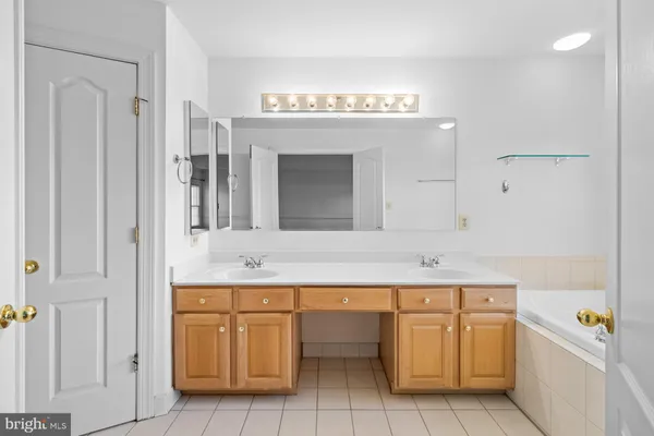 $4,800 | 10551 Tuckerman Heights Circle, North Bethesda, MD 20852