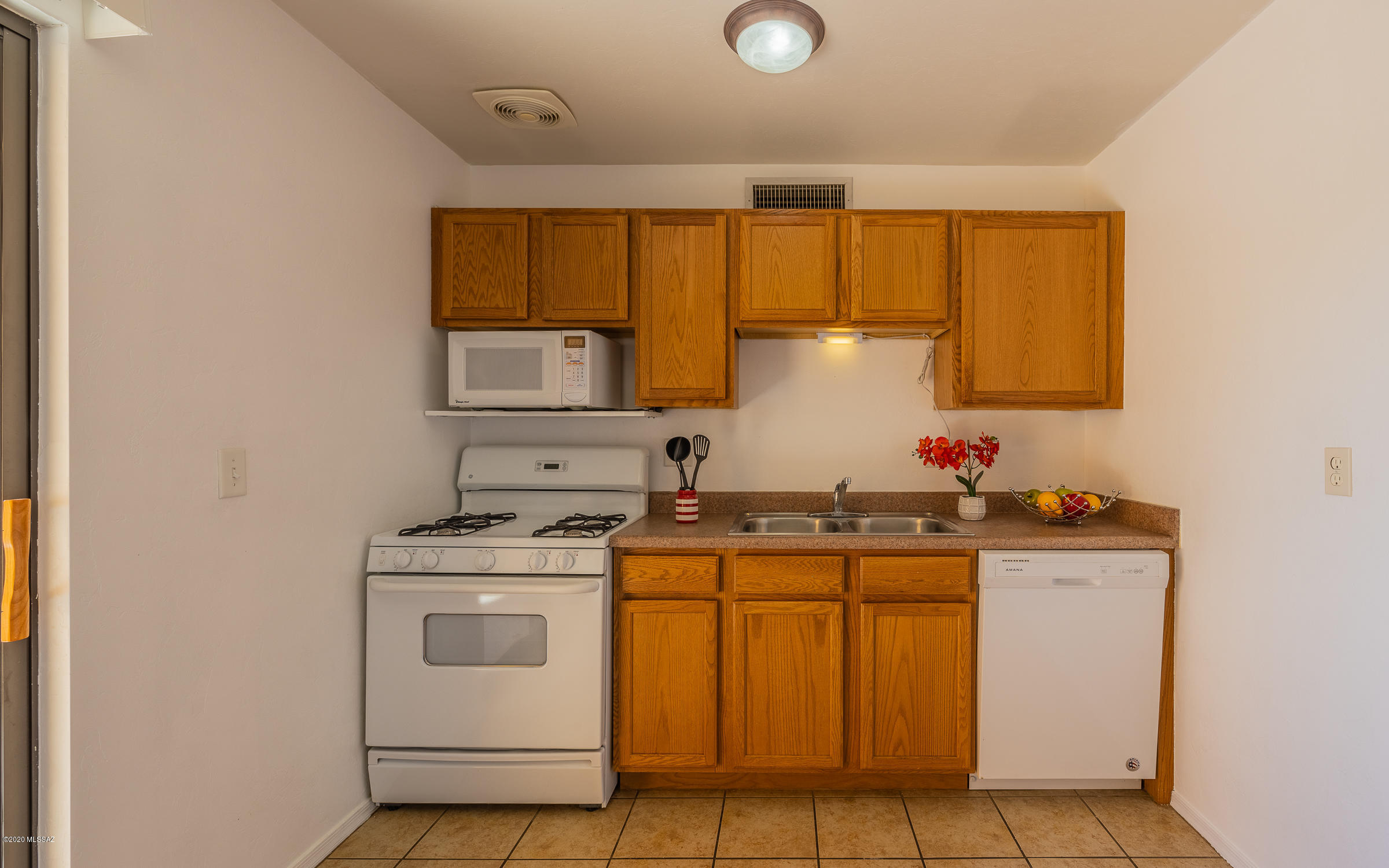 350 North Silverbell Road, Unit 64 Tucson, AZ 85745 - Photo 8 of 34