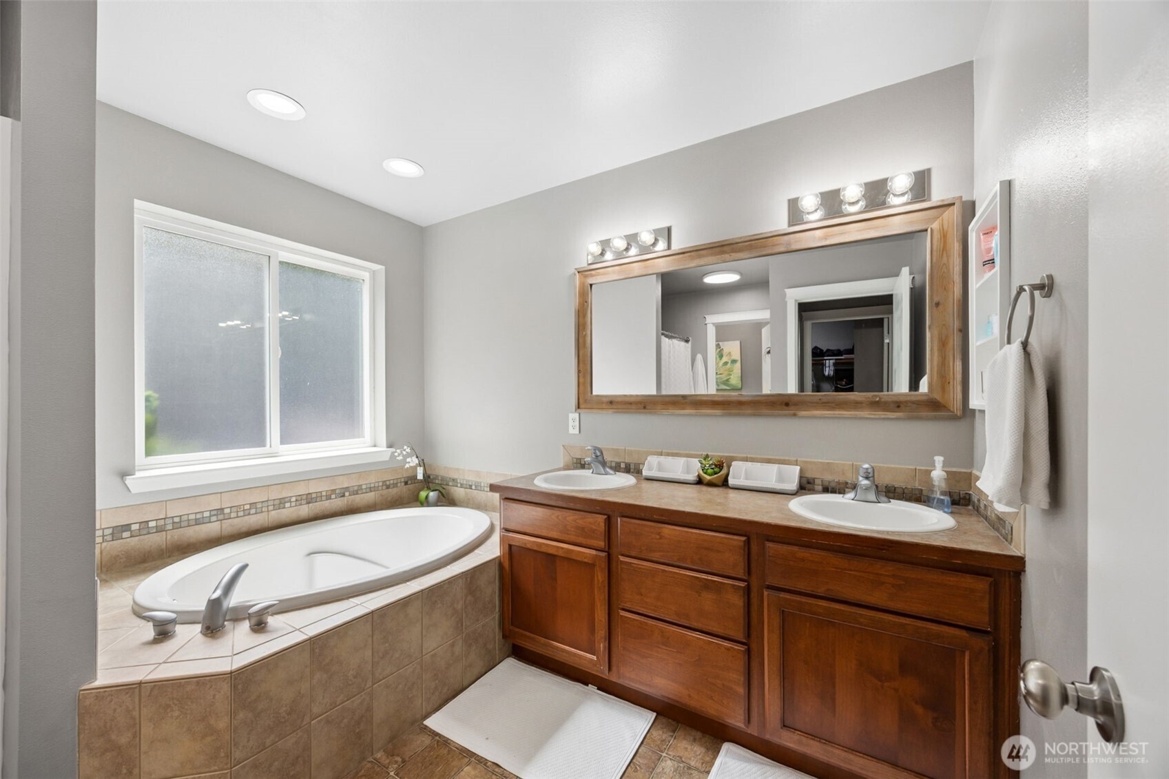 8541 28th Way Southeast Olympia, WA 98513 - Photo 16 of 28