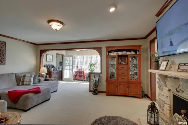 $374,900 | 5126 Homan Falls Drive, Quincy, IL 62305