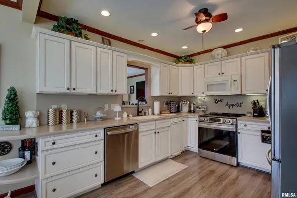 $374,900 | 5126 Homan Falls Drive, Quincy, IL 62305