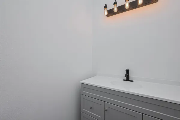 $2,200 | 9007 Hilda Street, Houston, TX 77033