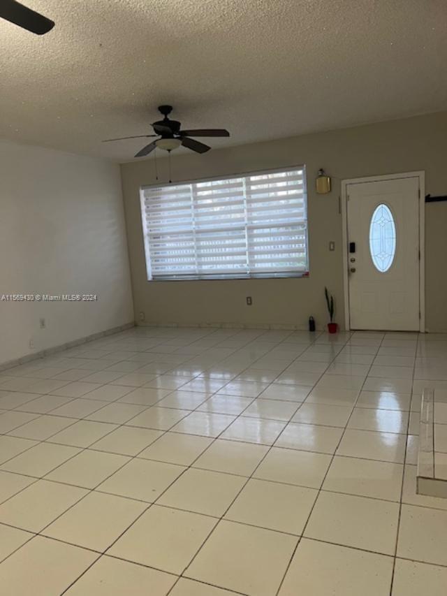 19260 Franjo Road Cutler Bay, FL 33157 - Photo 7 of 18 a view of a room and window