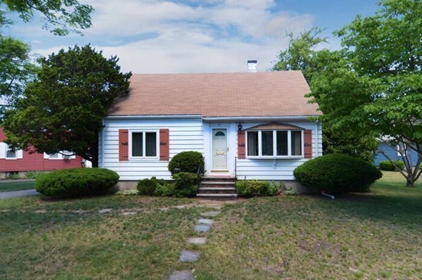 28 Griffin Road Peabody, MA 01960 - Photo 1 of 27 Gallery Image 1
