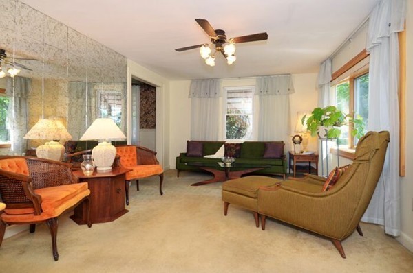 28 Griffin Road Peabody, MA 01960 - Photo 5 of 27 Gallery Image 5
