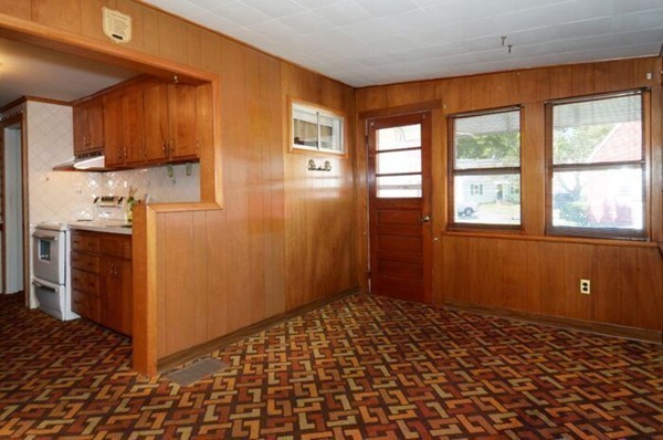 28 Griffin Road Peabody, MA 01960 - Photo 10 of 27 Gallery Image 10