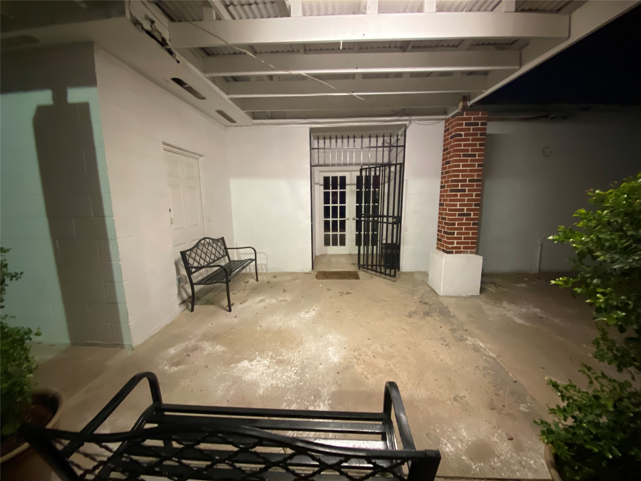 1102 75th Street Houston, TX 77012 - Photo 36 of 43 a room with pool table and potted plants