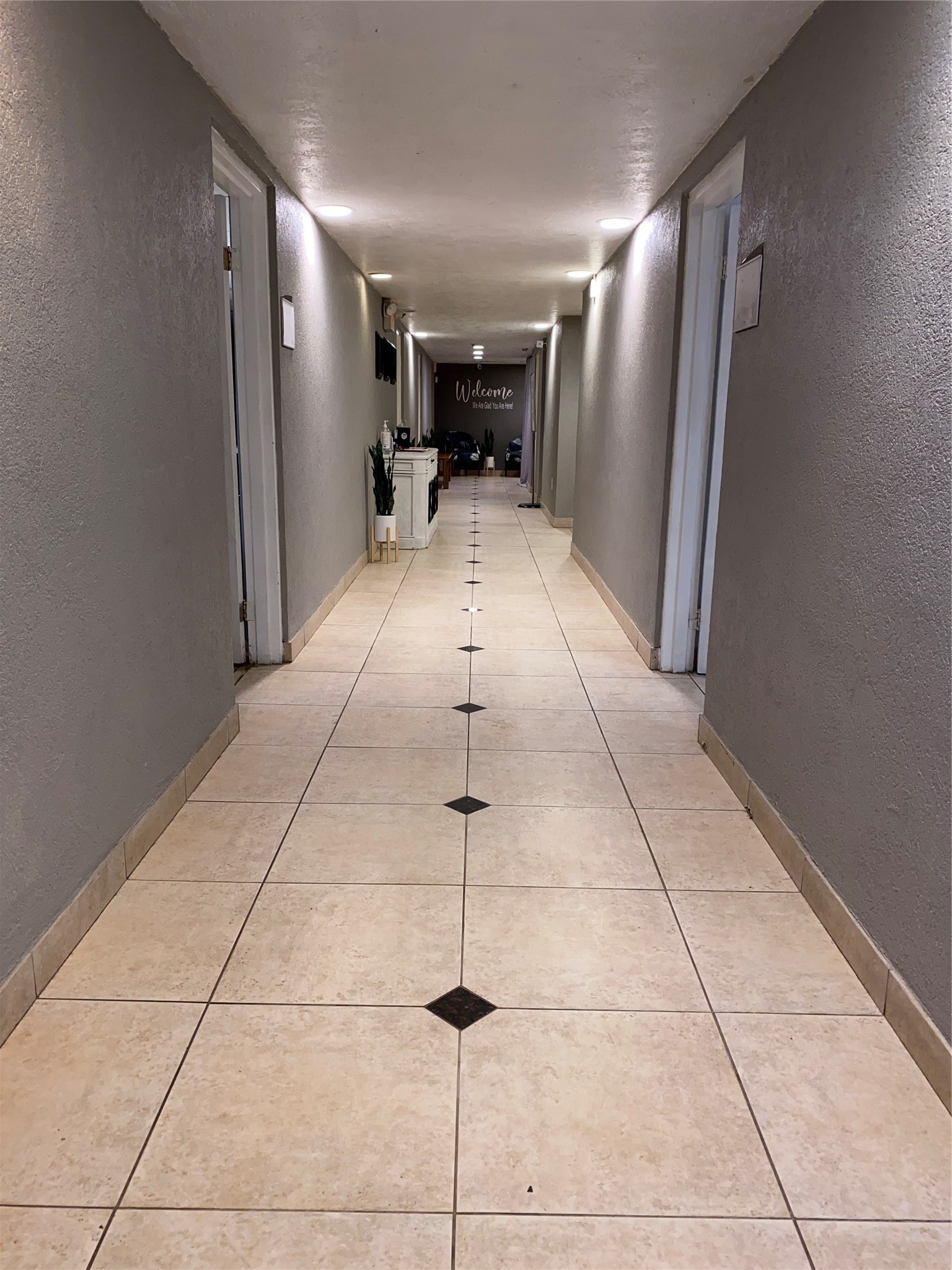 1102 75th Street Houston, TX 77012 - Photo 5 of 43 a view of a hallway with windows