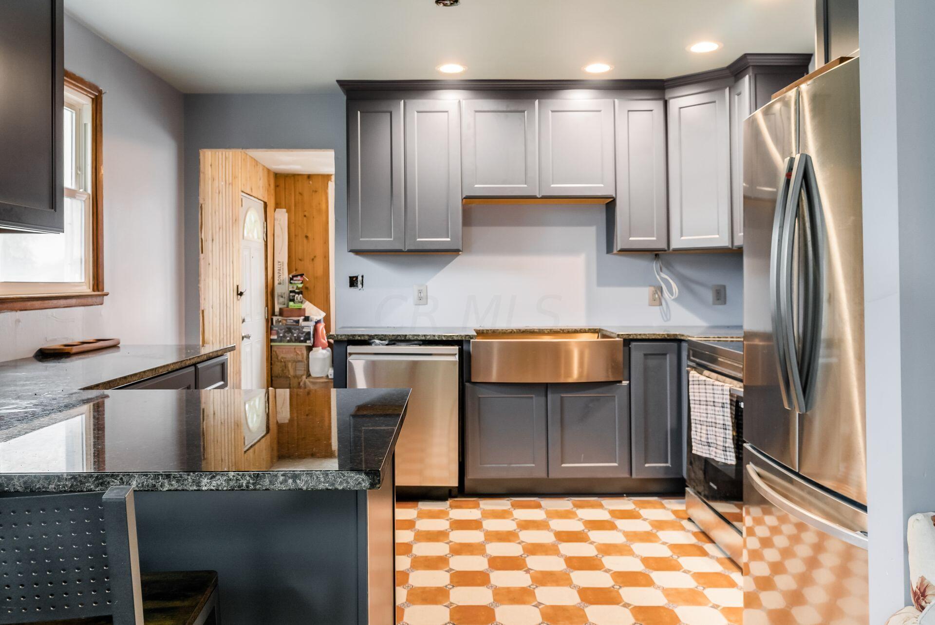 783 Hilock Road Columbus, OH 43207 - Photo 10 of 45 Remodeled kitchen: bring your finishing touches!