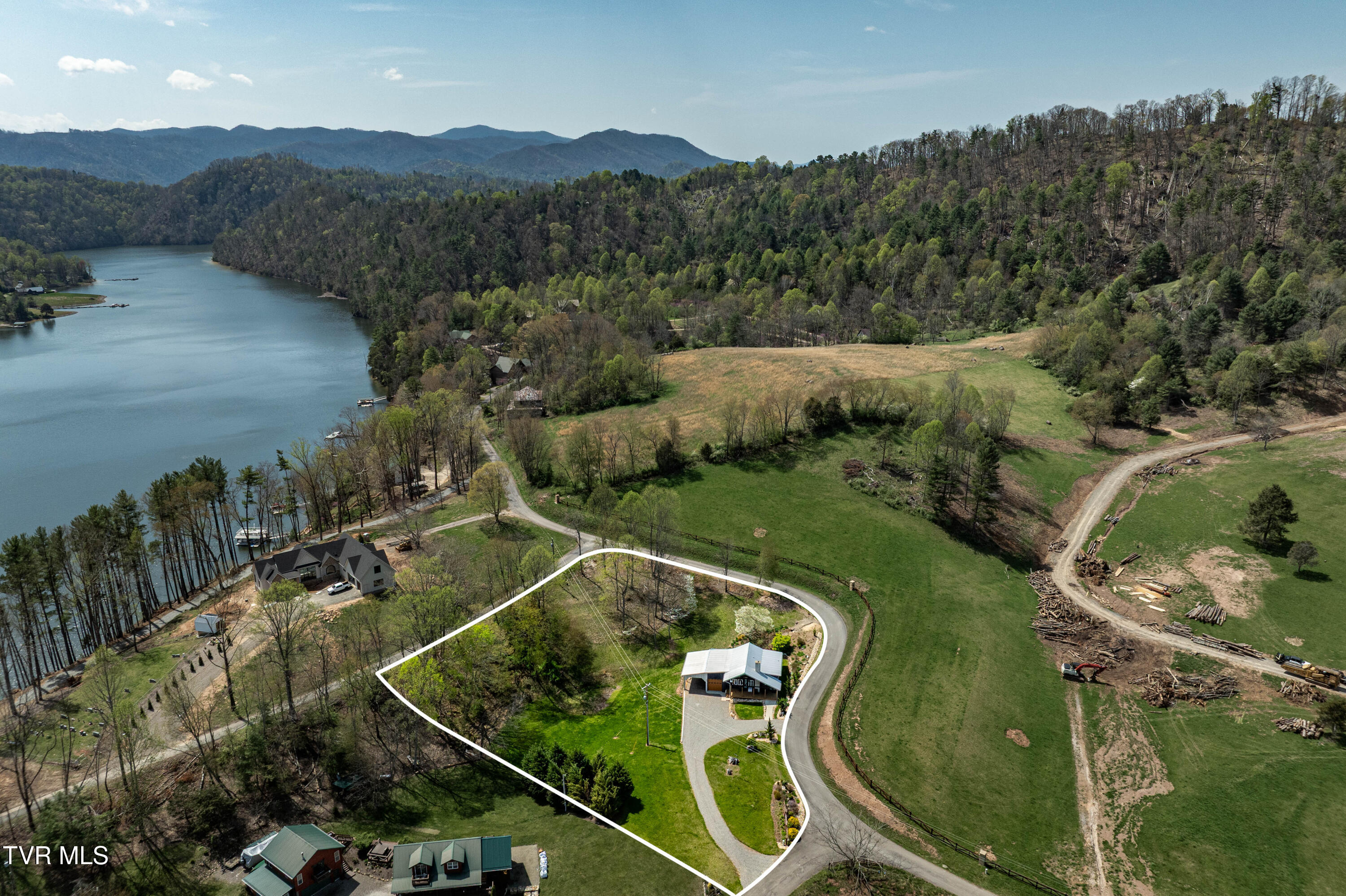 110 North River Lane Butler, TN 37640 - Photo 34 of 50 110 North River Shores (3 of 79)