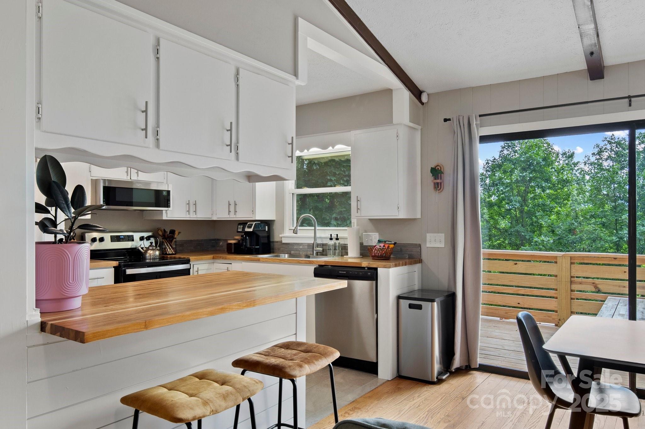 144 Laurel Road Arden, NC 28704 - Photo 14 of 45 Gallery Image 14