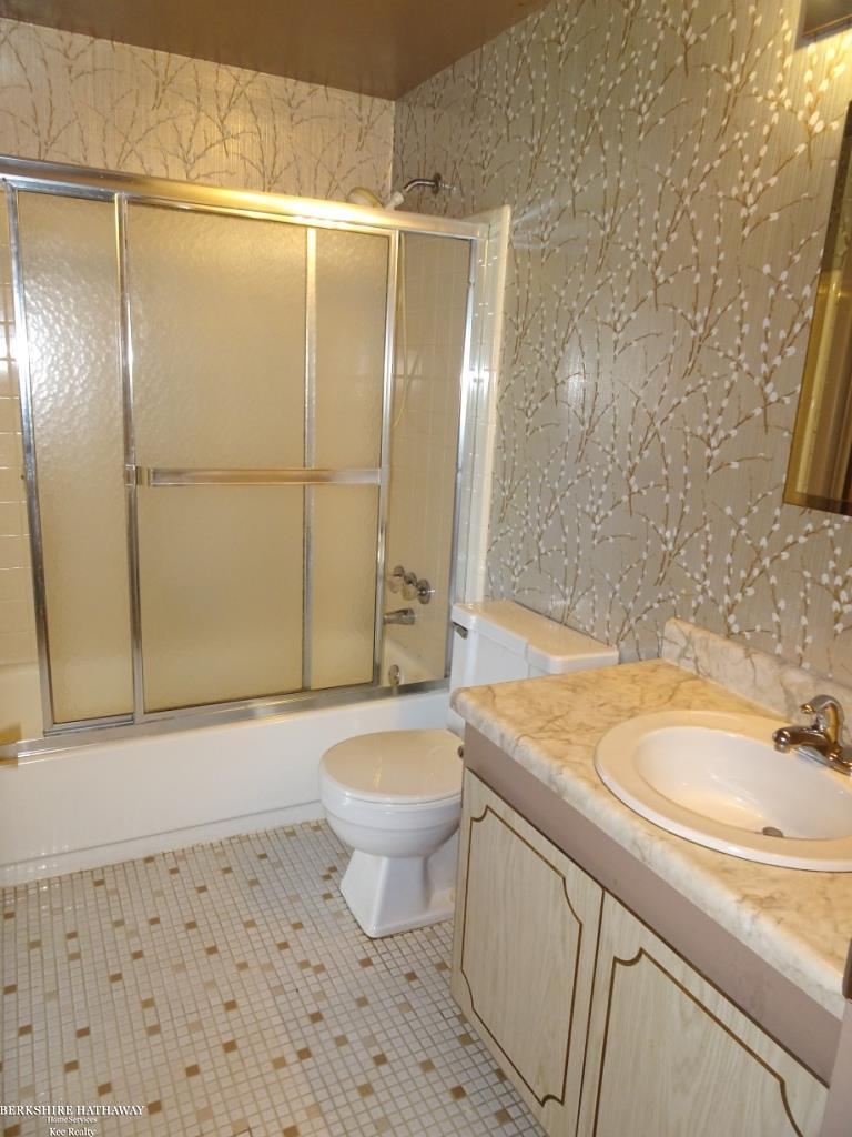 4370 15 Mile Road Sterling Heights, MI 48310 - Photo 14 of 21 50153558-527b1af3-84c3-4bbd-8710-5494cedce050.JPG
