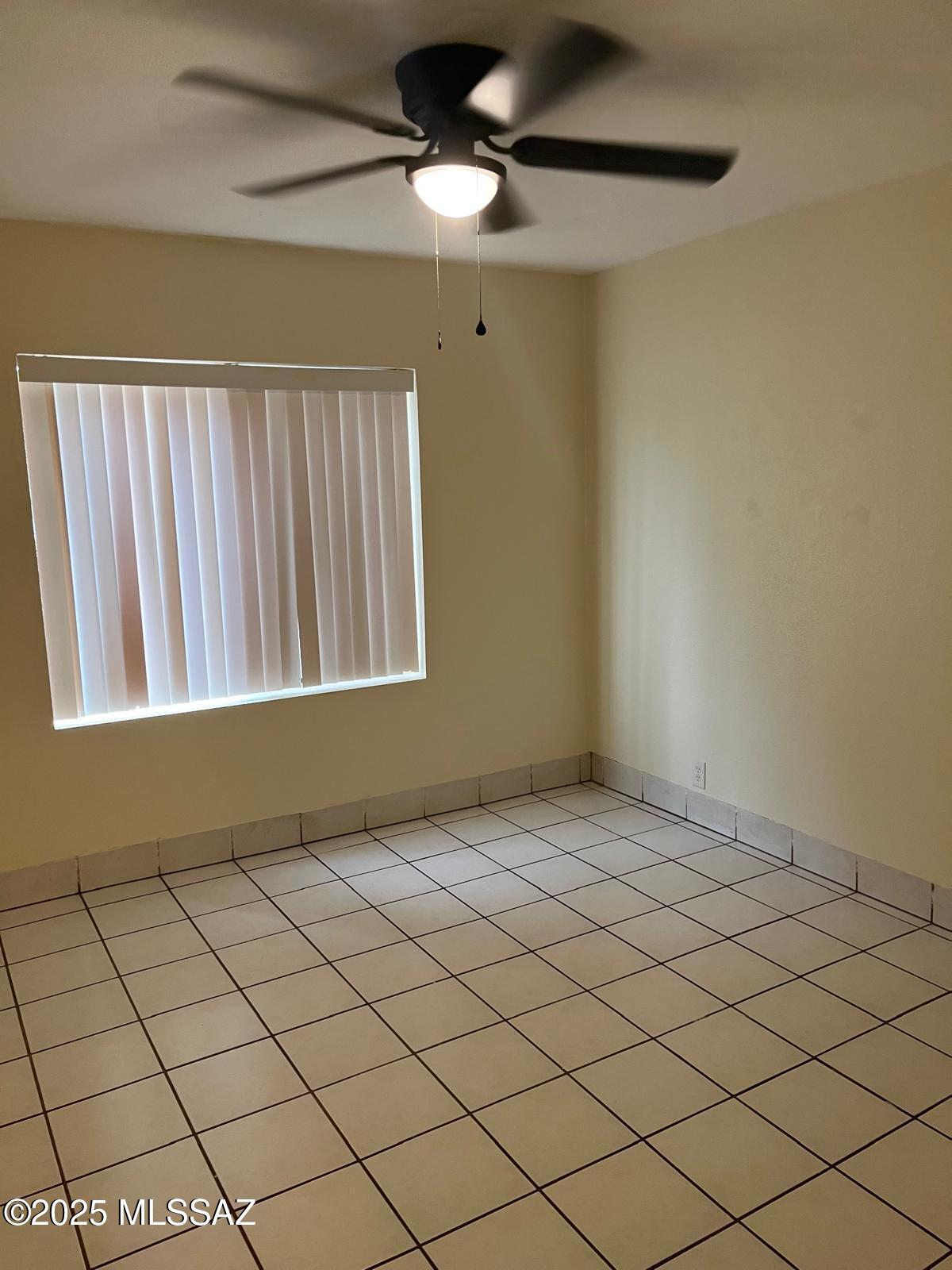 345 East Teton Road, Unit 2 Tucson, AZ 85756 - Photo 6 of 18 PHOTO-2025-11-18-20-28-29_3