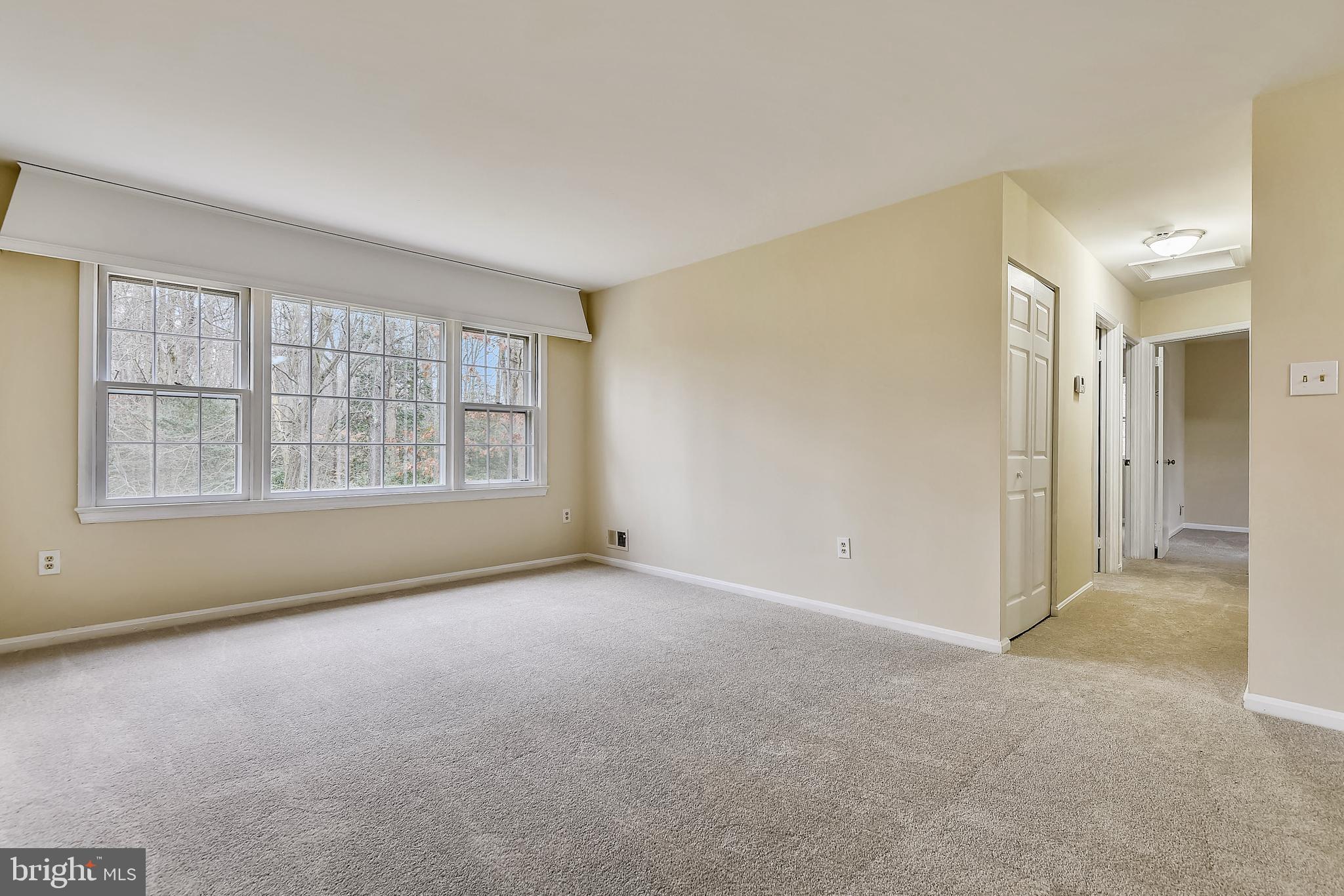 8111 Overton Court Springfield, VA 22153 - Photo 14 of 52 Living Room