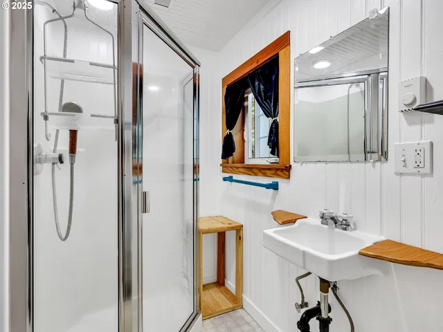 $997,000 | 548 Beech Street, Cannon Beach, OR 97110