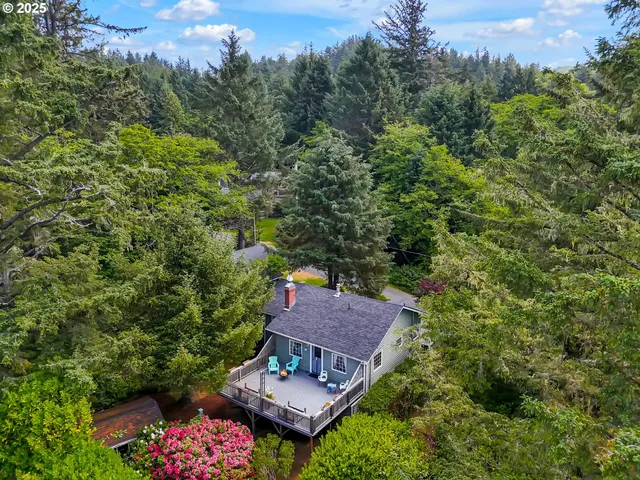 $997,000 | 548 Beech Street, Cannon Beach, OR 97110