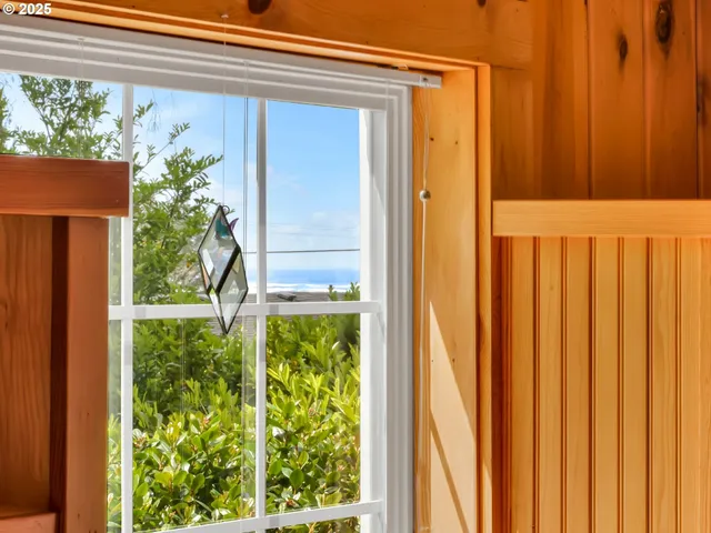 $997,000 | 548 Beech Street, Cannon Beach, OR 97110