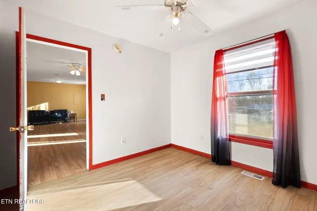 $184,900 | 1706 Leatherwood Road, Oneida, TN 37841