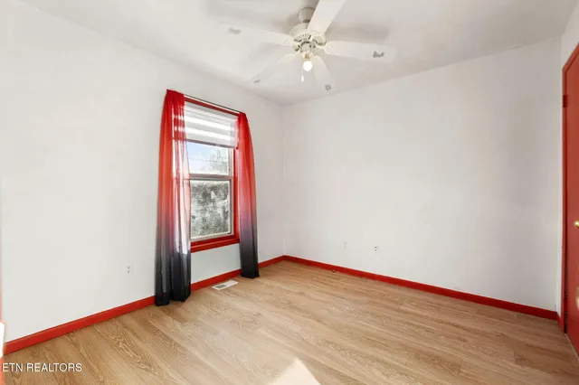 $184,900 | 1706 Leatherwood Road, Oneida, TN 37841