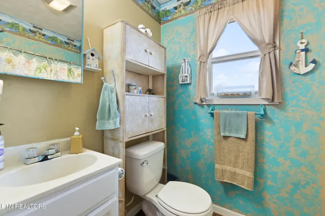 $184,900 | 1706 Leatherwood Road, Oneida, TN 37841