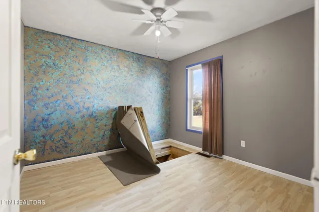 $184,900 | 1706 Leatherwood Road, Oneida, TN 37841