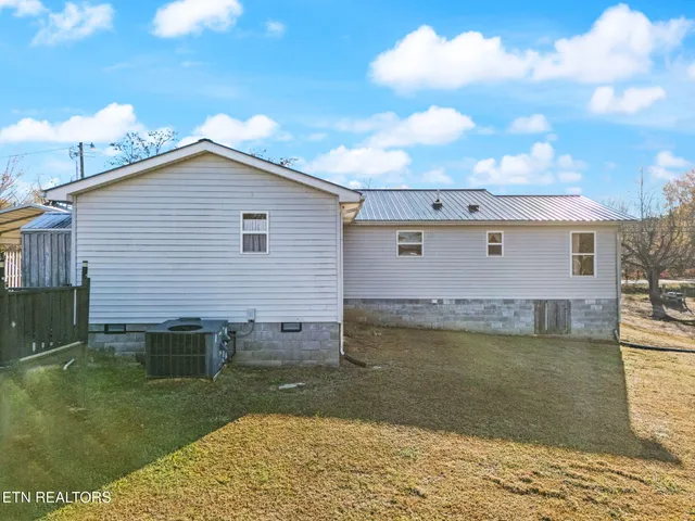$184,900 | 1706 Leatherwood Road, Oneida, TN 37841