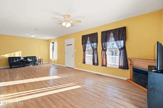 $184,900 | 1706 Leatherwood Road, Oneida, TN 37841