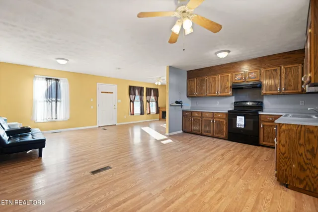 $184,900 | 1706 Leatherwood Road, Oneida, TN 37841