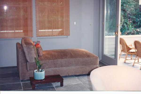 19-4023 Old Volcano Road Volcano, HI 96785 - Photo 10 of 17 a bedroom with a bed and chair