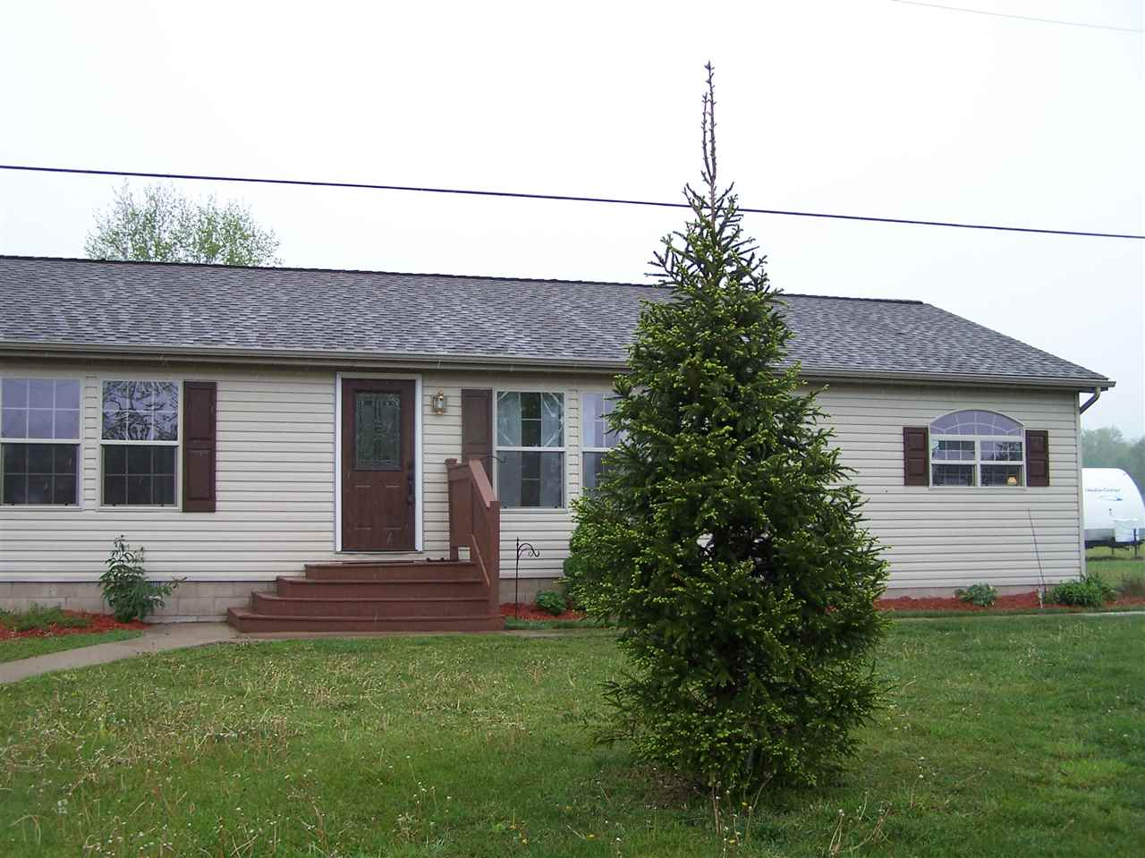 1835 East Rock Road Clare, MI 48617 - Photo 2 of 28 1832510-1.JPG
