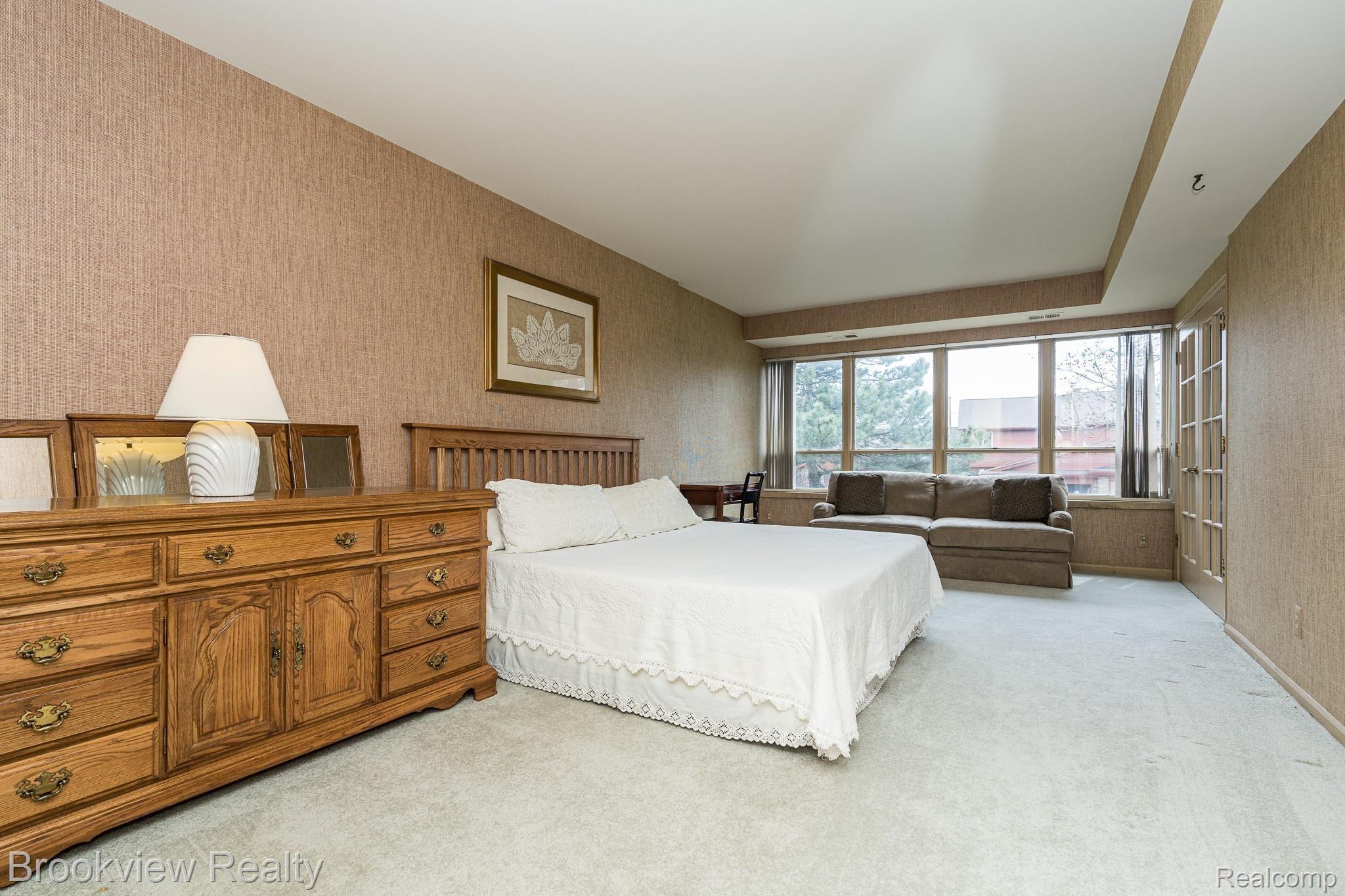 875 GreenView Court, Unit 57 Rochester, MI 48307 - Photo 30 of 47 875 Green View MLS-W017.jpg