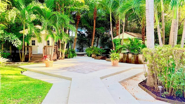 $10,000 | 2301 South Miami Avenue, Miami, FL 33129