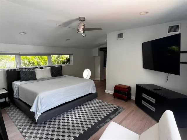 $10,000 | 2301 South Miami Avenue, Miami, FL 33129