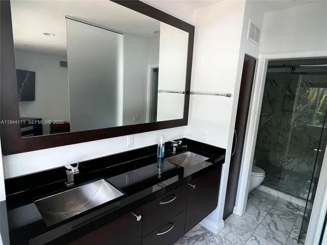 $10,000 | 2301 South Miami Avenue, Miami, FL 33129