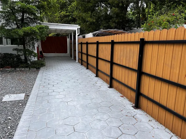 $10,000 | 2301 South Miami Avenue, Miami, FL 33129