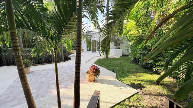 $10,000 | 2301 South Miami Avenue, Miami, FL 33129