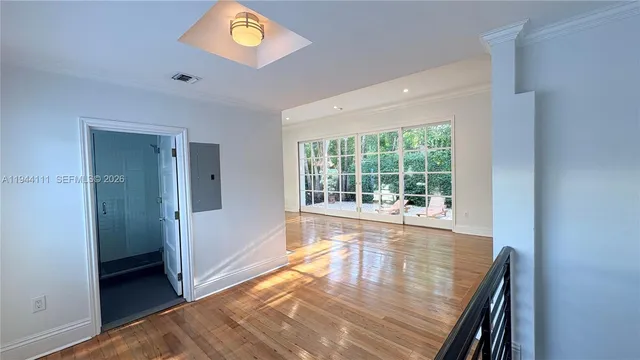 $10,000 | 2301 South Miami Avenue, Miami, FL 33129