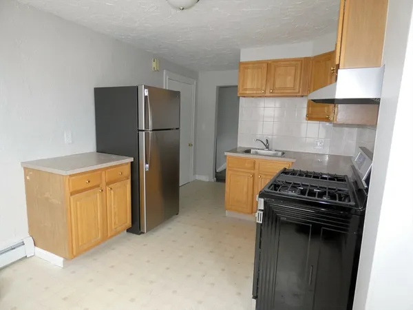 $2,600 | 7 Greenwood Street, Unit B, Wakefield, MA 01880