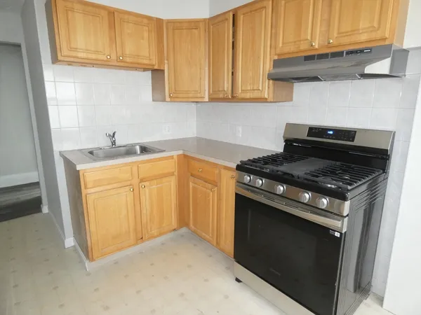$2,600 | 7 Greenwood Street, Unit B, Wakefield, MA 01880