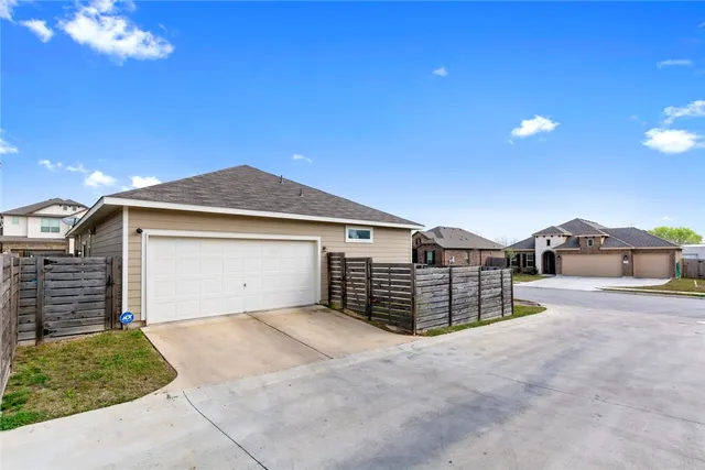 $1,950 | 727 Speckled Alder Drive, Pflugerville, TX 78660