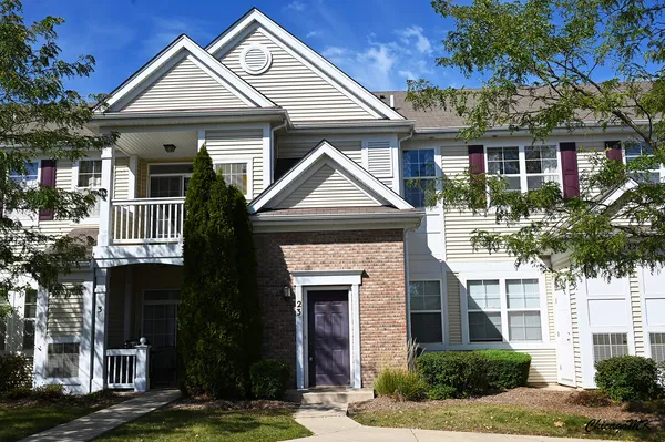 $1,850 | 2225 Aurora Drive, Unit 23, Pingree Grove, IL 60140