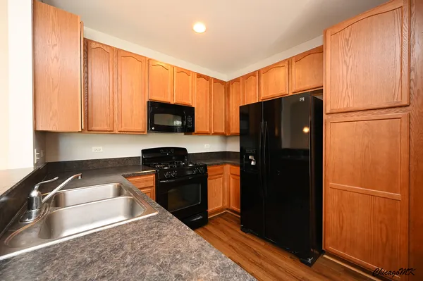 $1,850 | 2225 Aurora Drive, Unit 23, Pingree Grove, IL 60140