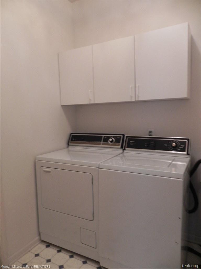 6561 Summit Ridge Court, Unit 44 Clarkston, MI 48346 - Photo 8 of 27 First floor laundry