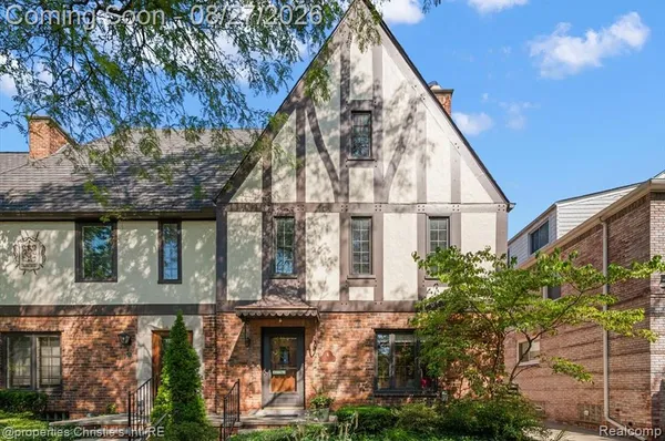 $425,000 | 37 Cranford Lane, Grosse Pointe, MI 48230