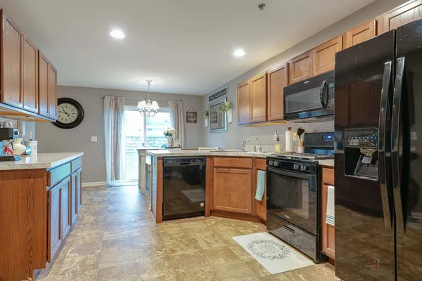 $289,900 | 7058 Hidden Green Circle, Fox Lake, IL 60020