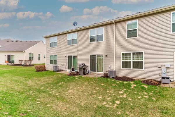 $289,900 | 7058 Hidden Green Circle, Fox Lake, IL 60020