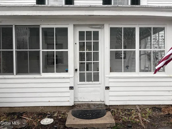 $1,490 | 20 Elm Street, Nassau, NY 12123