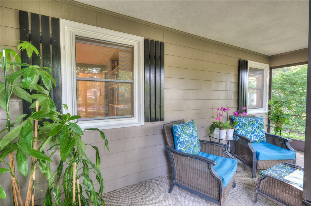 19 Hazelton Road Barrington, RI 02806 - Photo 8 of 32